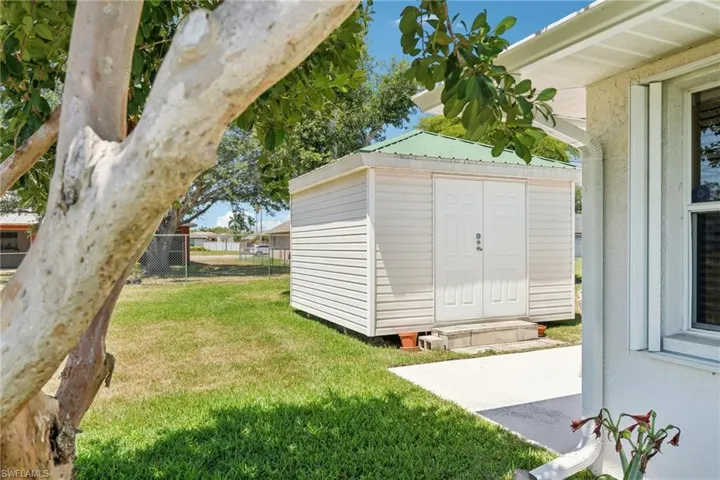 914 Sw 3rd Ave, Cape Coral, Florida 33991