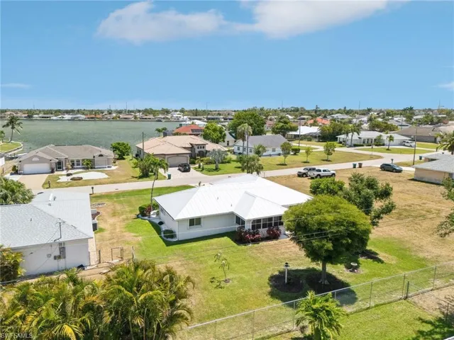 914 Sw 3rd Ave, Cape Coral, Florida 33991