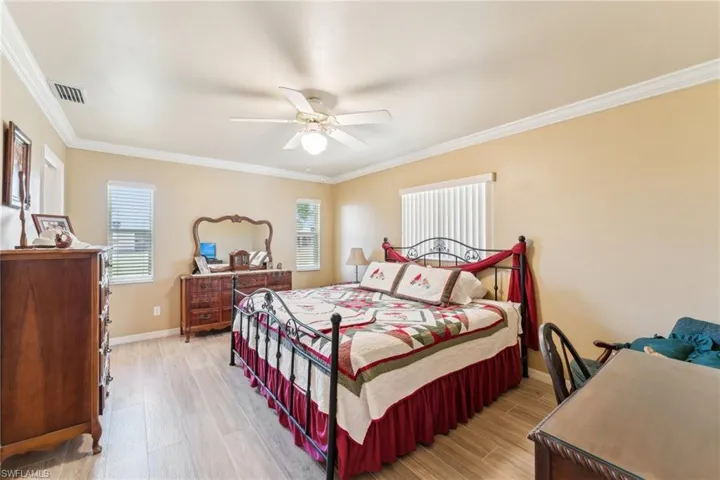 914 Sw 3rd Ave, Cape Coral, Florida 33991