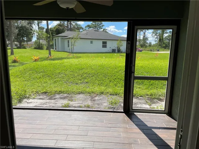 Screened in Lanai
