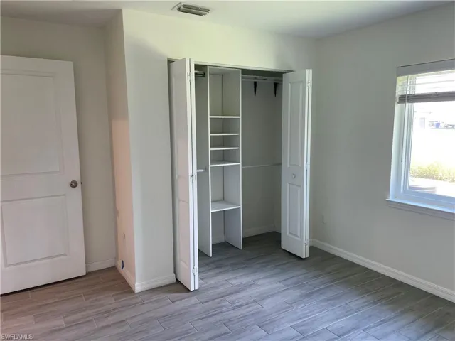 Unfurnished bedroom