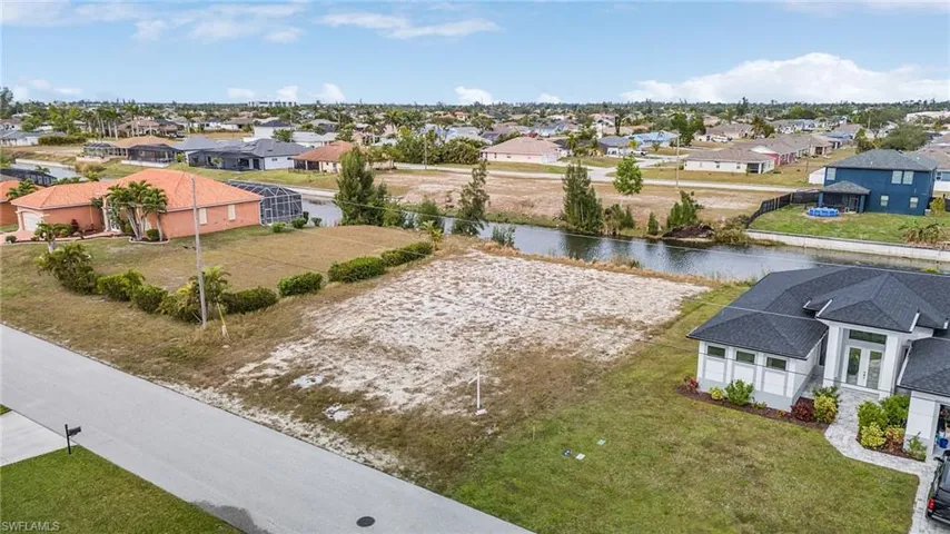 835 Sw 28th Ter, Cape Coral Fl 33914