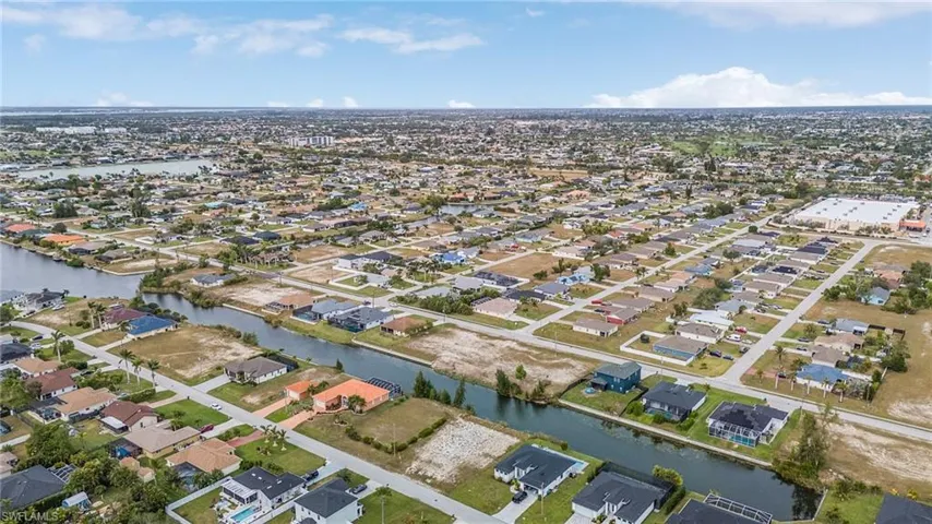 835 Sw 28th Ter, Cape Coral Fl 33914