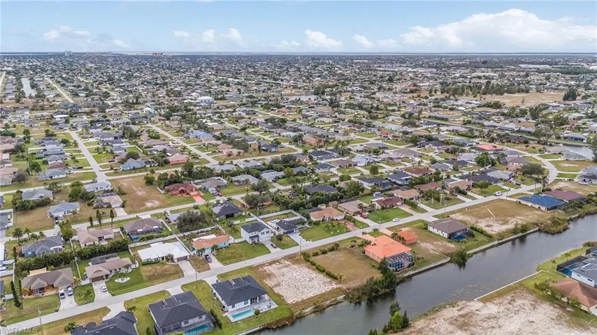 835 Sw 28th Ter, Cape Coral Fl 33914