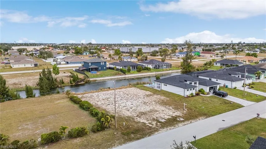 835 Sw 28th Ter, Cape Coral Fl 33914