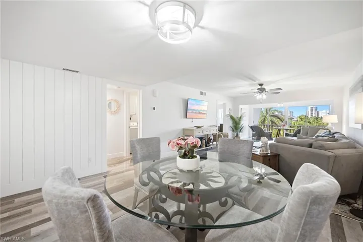 4200 Belair Ln 303, Naples, Florida 34103