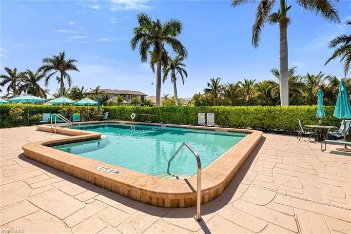 4200 Belair Ln 303, Naples, Florida 34103