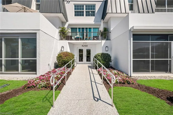 4200 Belair Ln 303, Naples, Florida 34103