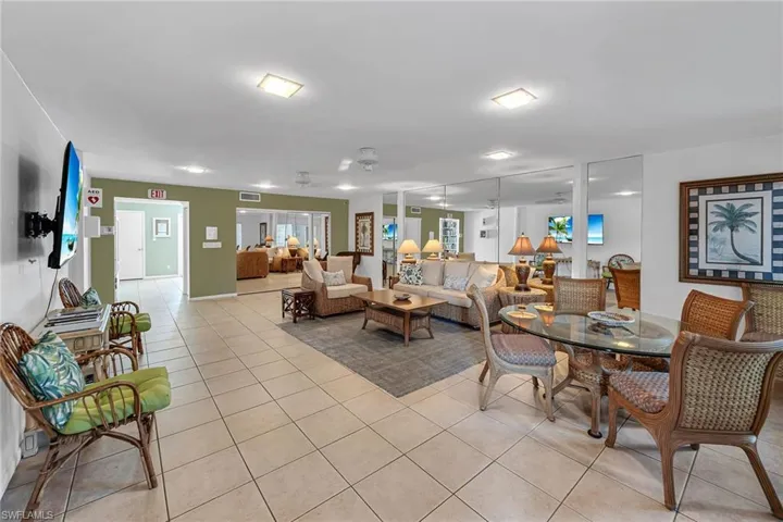 4200 Belair Ln 303, Naples, Florida 34103