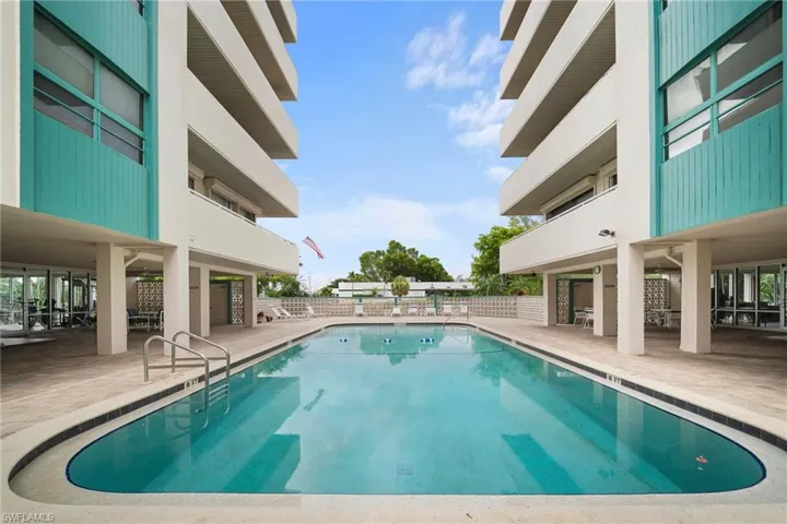 4807 Sunset Ct 405, Cape Coral, Florida 33904