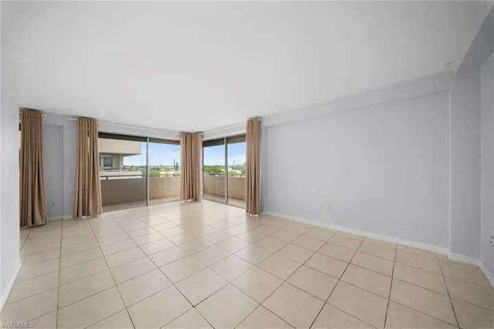 4807 Sunset Ct 405, Cape Coral, Florida 33904