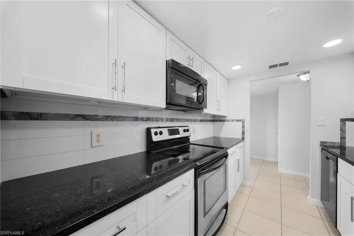 4807 Sunset Ct 405, Cape Coral, Florida 33904
