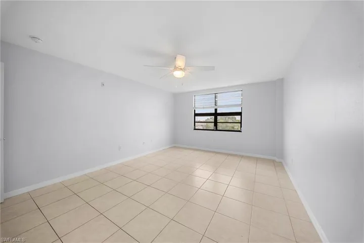 4807 Sunset Ct 405, Cape Coral, Florida 33904