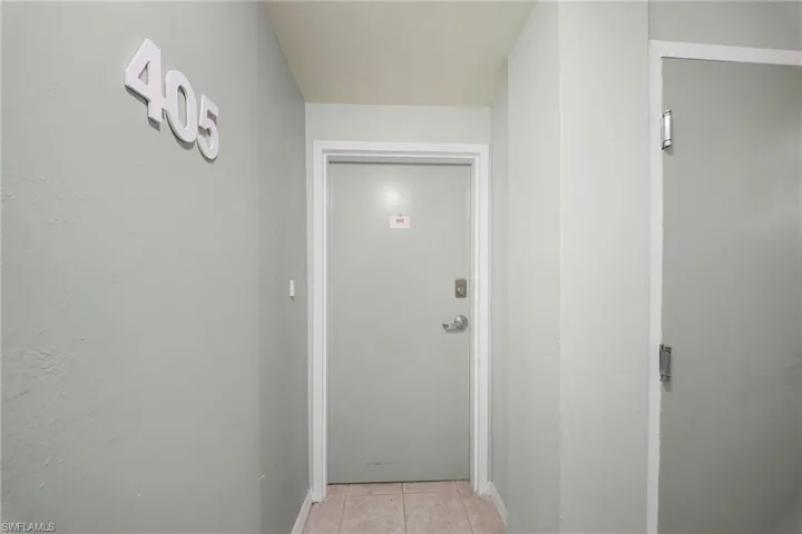 4807 Sunset Ct 405, Cape Coral, Florida 33904