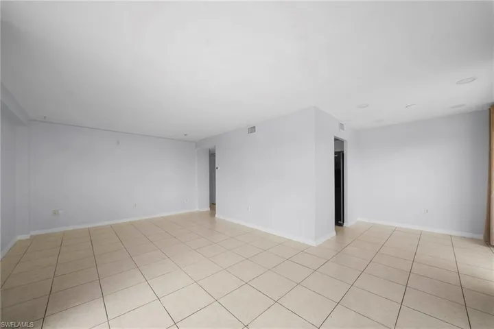 4807 Sunset Ct 405, Cape Coral, Florida 33904