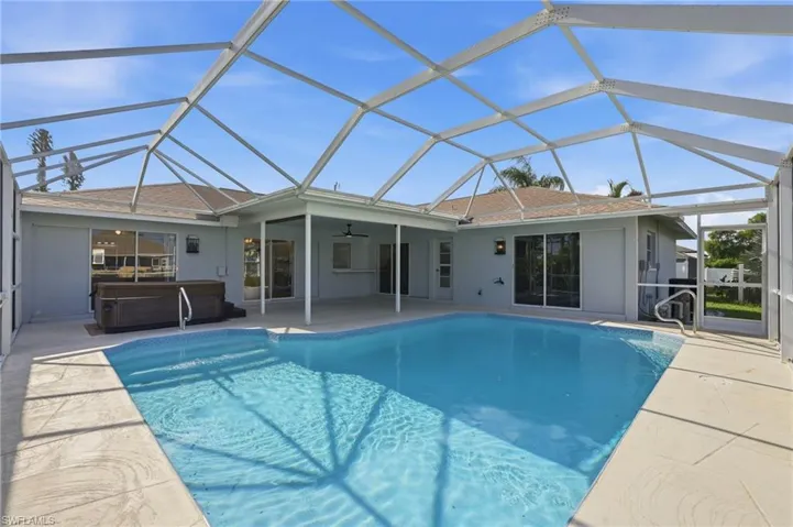 524 Se 8th Pl, Cape Coral, Florida 33990