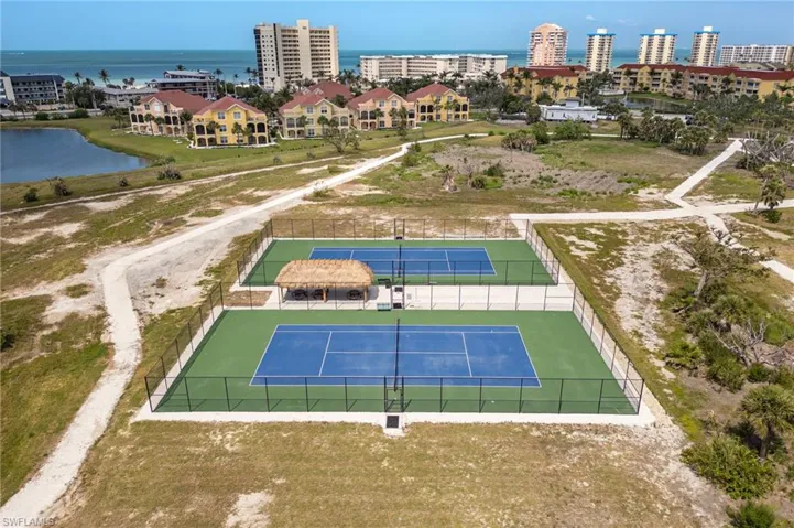 Private community courts and grounds