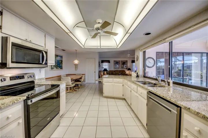1907 Se 10th Ave, Cape Coral Fl 33990