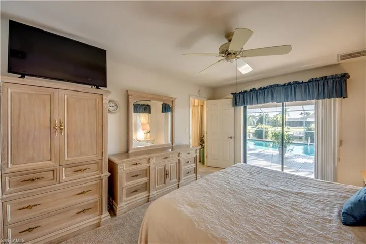 1907 Se 10th Ave, Cape Coral Fl 33990