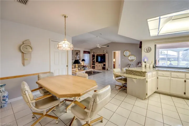 1907 Se 10th Ave, Cape Coral Fl 33990