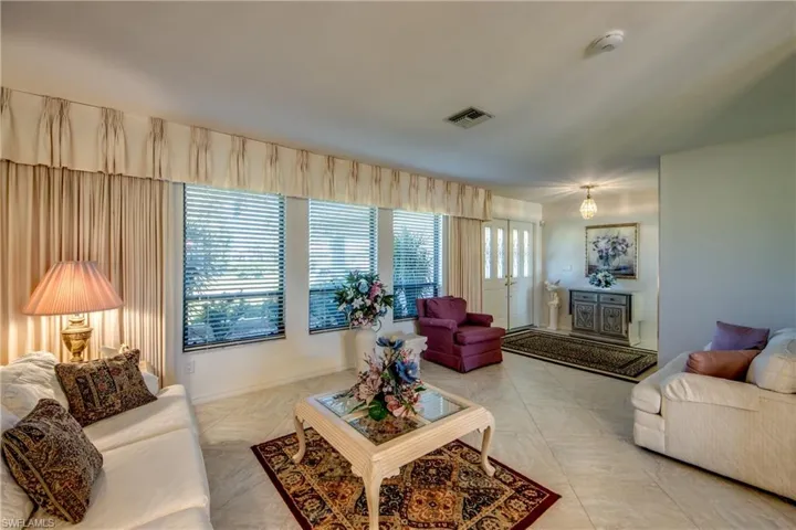 1907 Se 10th Ave, Cape Coral Fl 33990