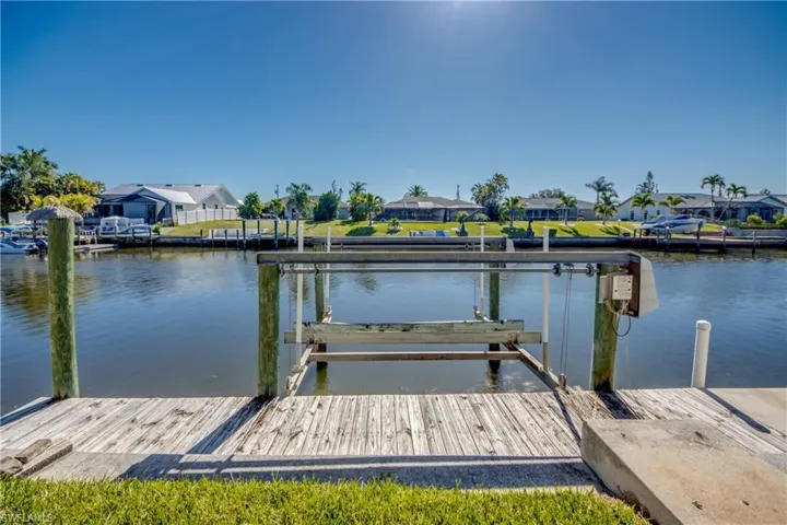 1907 Se 10th Ave, Cape Coral Fl 33990