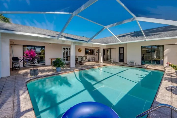 1907 Se 10th Ave, Cape Coral Fl 33990