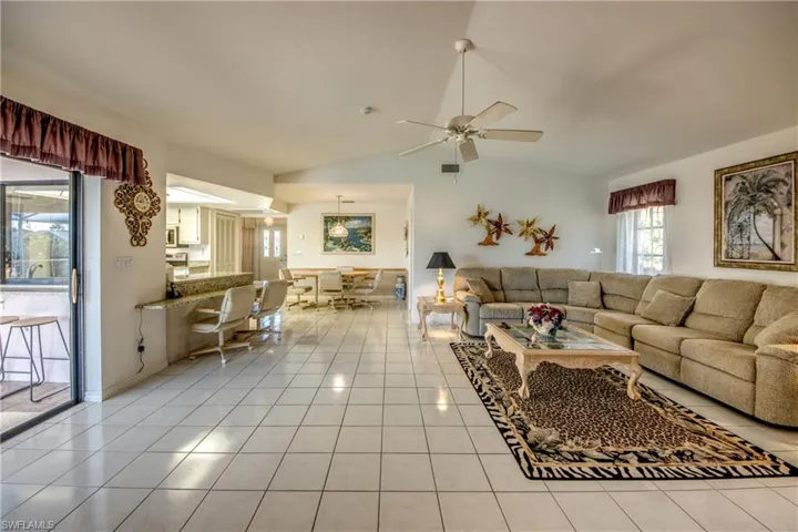 1907 Se 10th Ave, Cape Coral Fl 33990