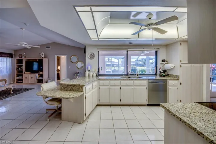 1907 Se 10th Ave, Cape Coral Fl 33990