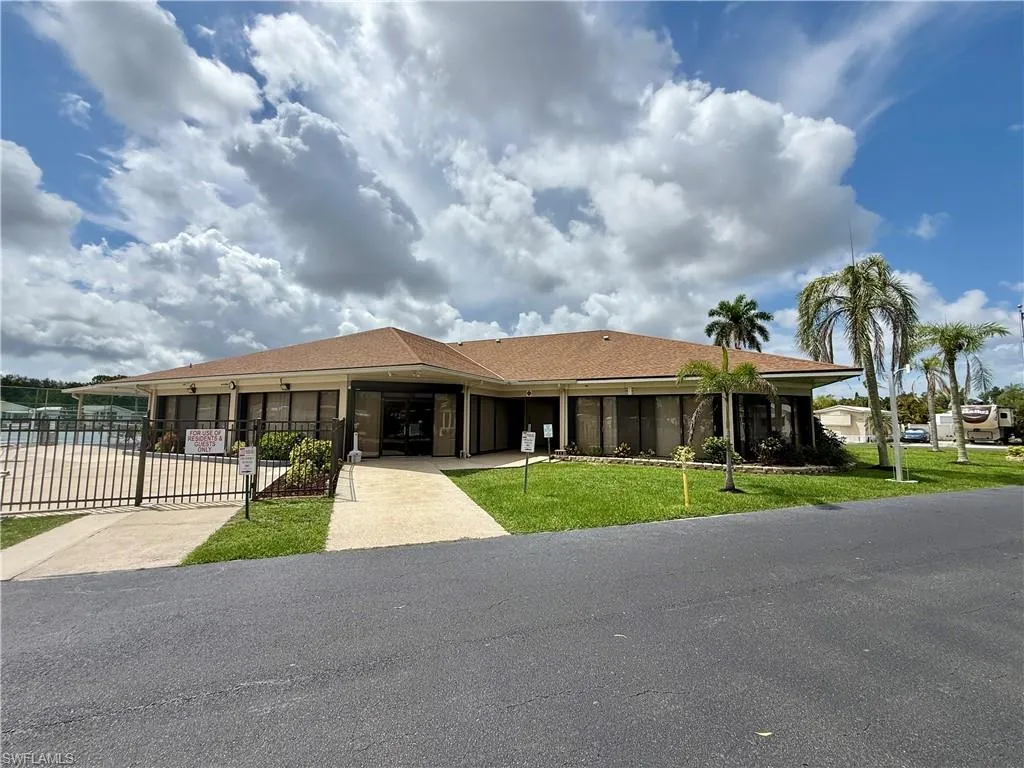 8559 Pepperwood DR, Estero, FL 33928,225059177