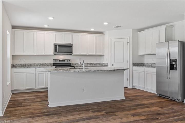 849 Sea Urchin CIR, FORT MYERS FL 33913