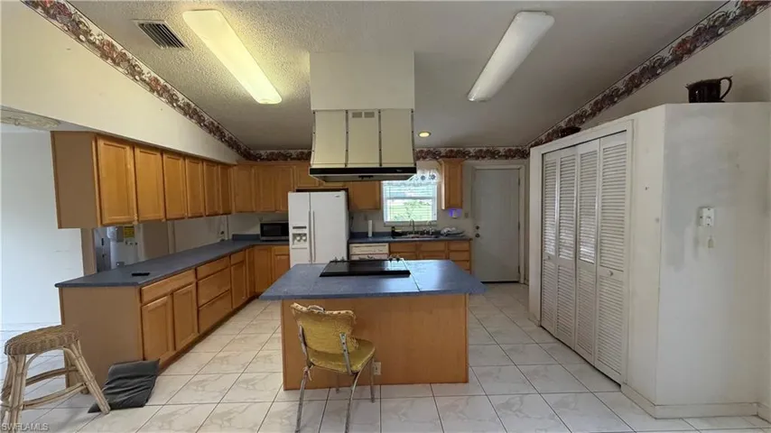 2815 Nw 26th Ter, Cape Coral, Florida 33993