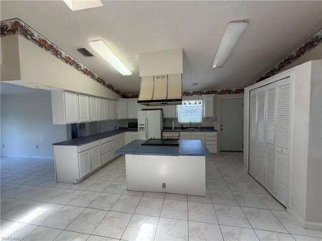2815 Nw 26th Ter, Cape Coral, Florida 33993