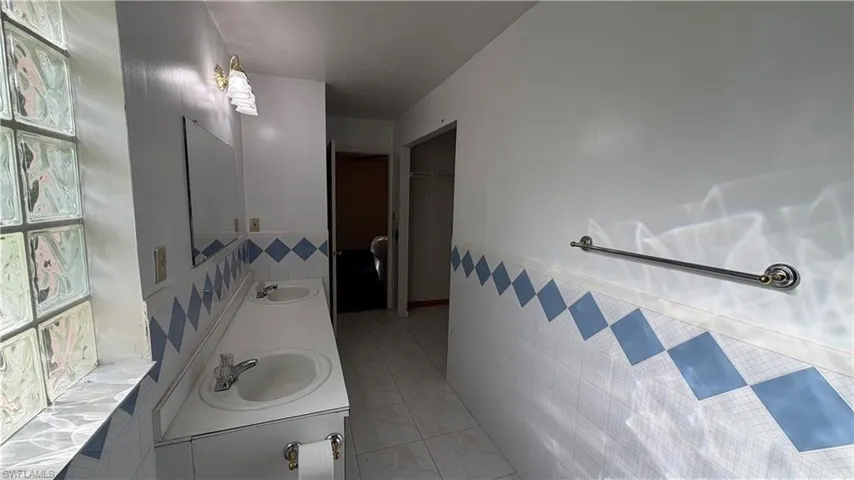 2815 Nw 26th Ter, Cape Coral, Florida 33993