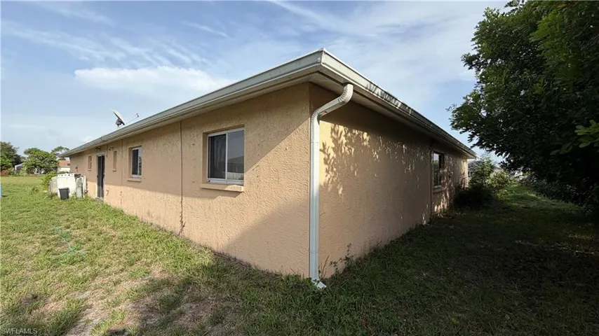 2815 Nw 26th Ter, Cape Coral, Florida 33993