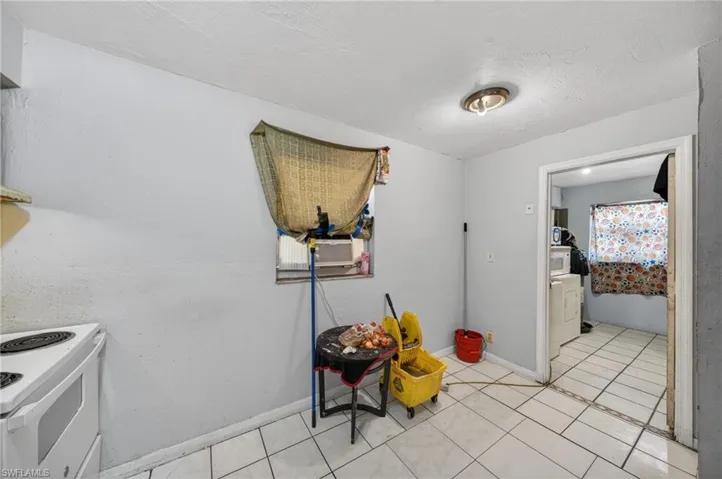 1904  Fountain  ST, Fort Myers, FL 33916