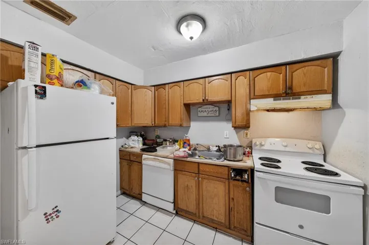 1904  Fountain  ST, Fort Myers, FL 33916
