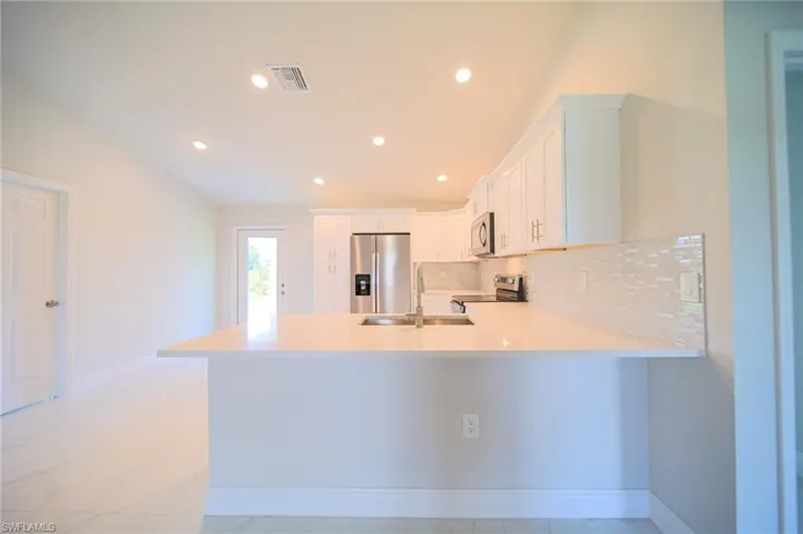 The Kitchen Peninsula Seats 3 To 4 People Comfortably!