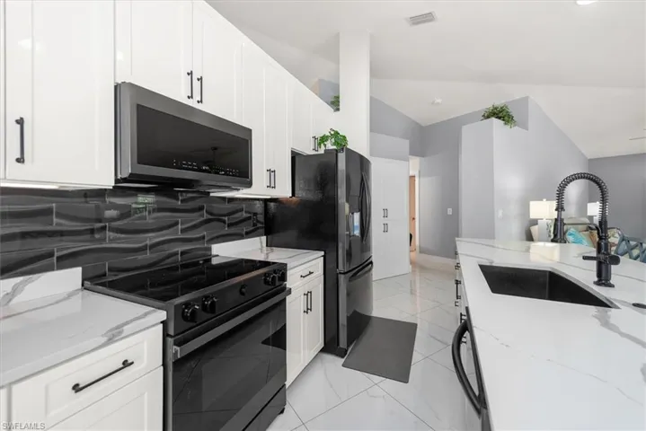 1619 13th Ter, Cape Coral, Florida 33991