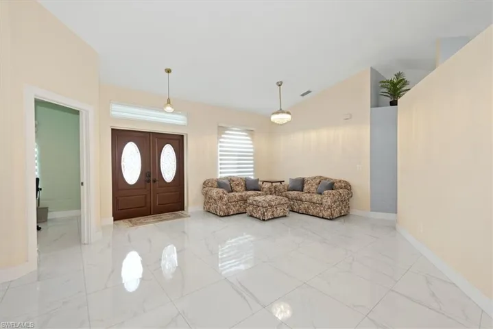 1619 13th Ter, Cape Coral, Florida 33991