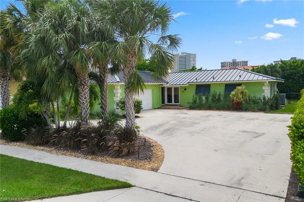 140 Landmark ST, Marco Island, FL 34145,224066217