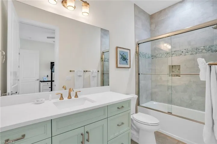 Ensuite guest bath 2