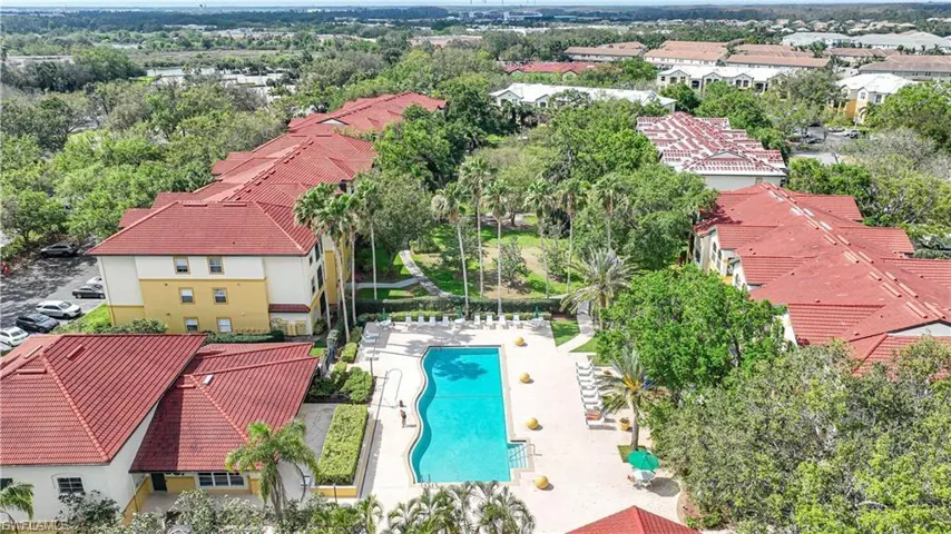 Community Resort Sytle Pool