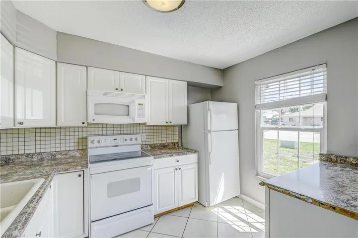 17524 Dumont Dr, Fort Myers, Florida 33967