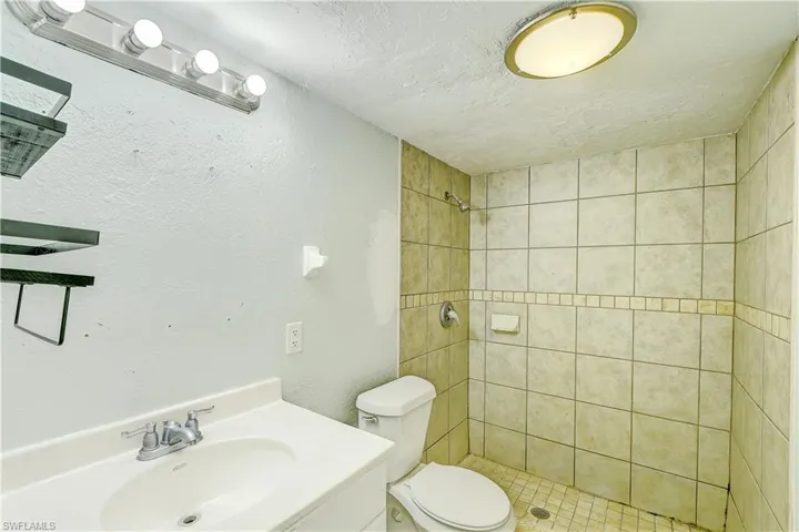 17524 Dumont Dr, Fort Myers, Florida 33967