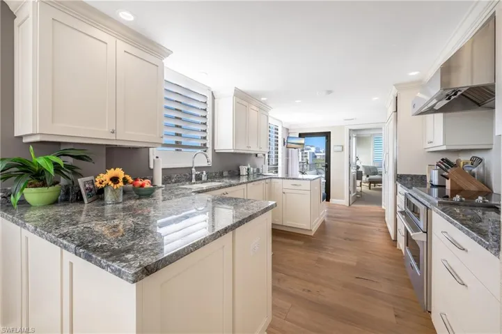 Granite counters, high end appliances make this the ideal place for all who enjoy cooking!
