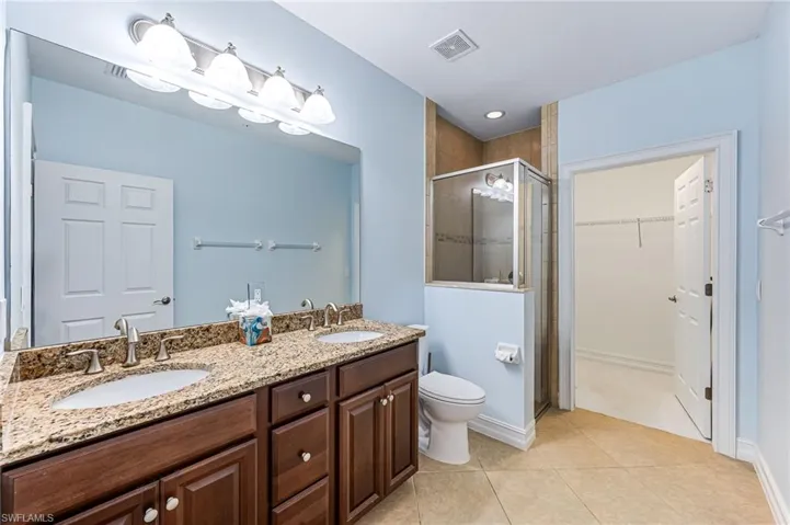 Owner's bathroom
