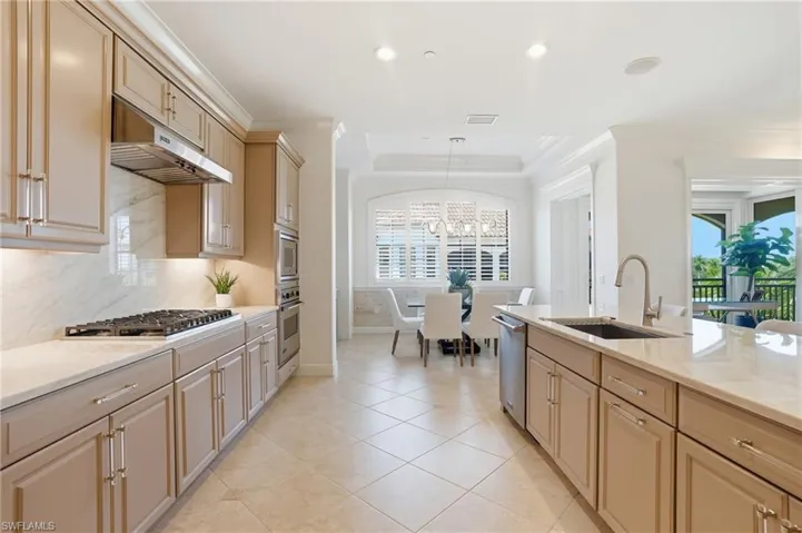 2543 Marquesa Royale Ln #4-302, Naples, Florida 34109