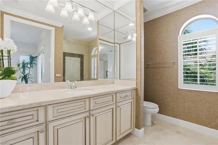 2543 Marquesa Royale Ln #4-302, Naples, Florida 34109