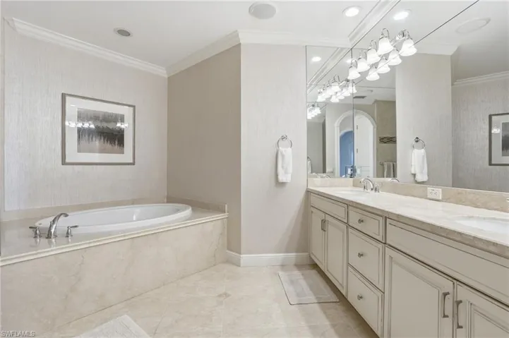 2543 Marquesa Royale Ln #4-302, Naples, Florida 34109